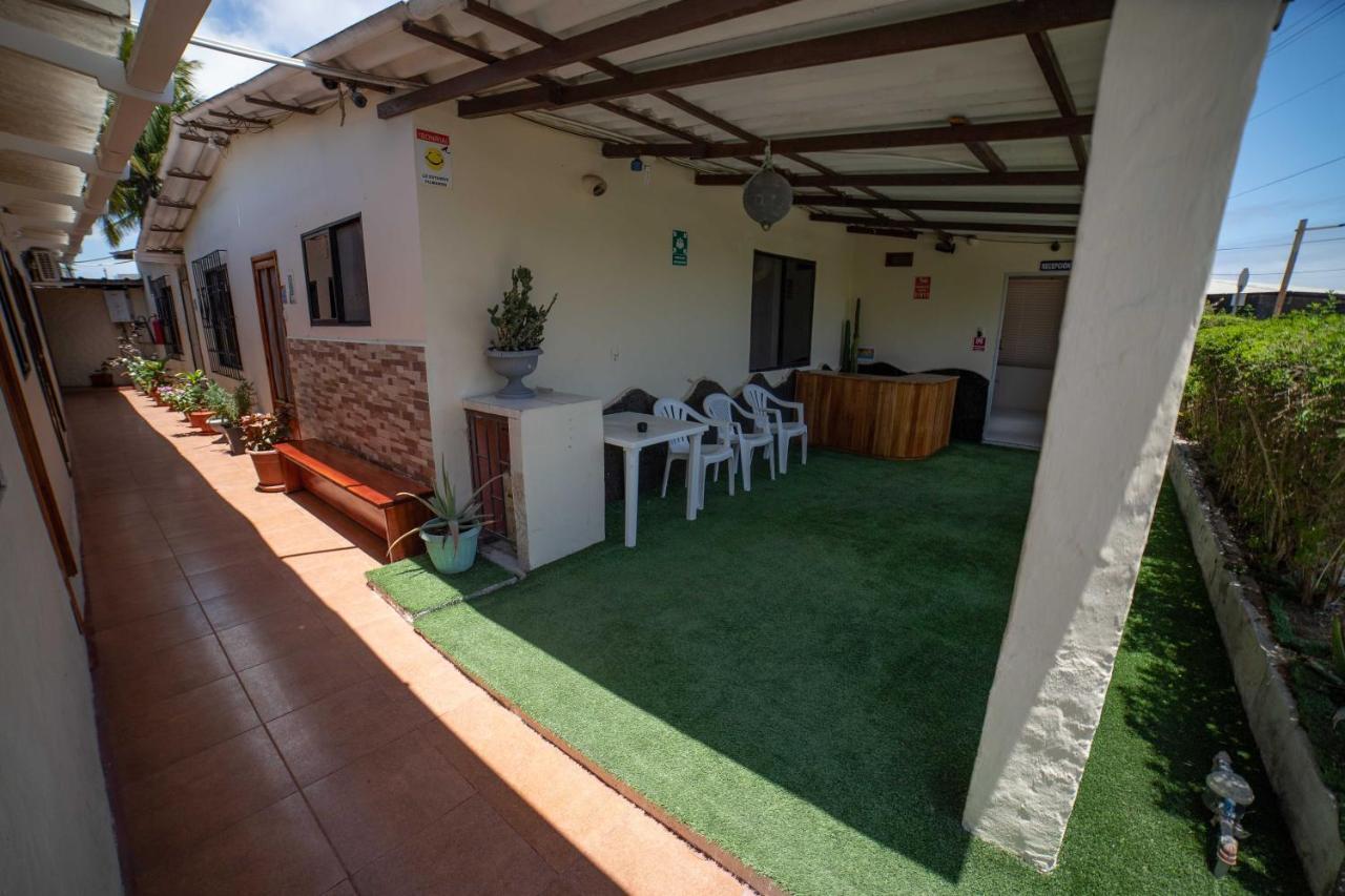 Hostal Gladismar Puerto Villamil Exterior foto