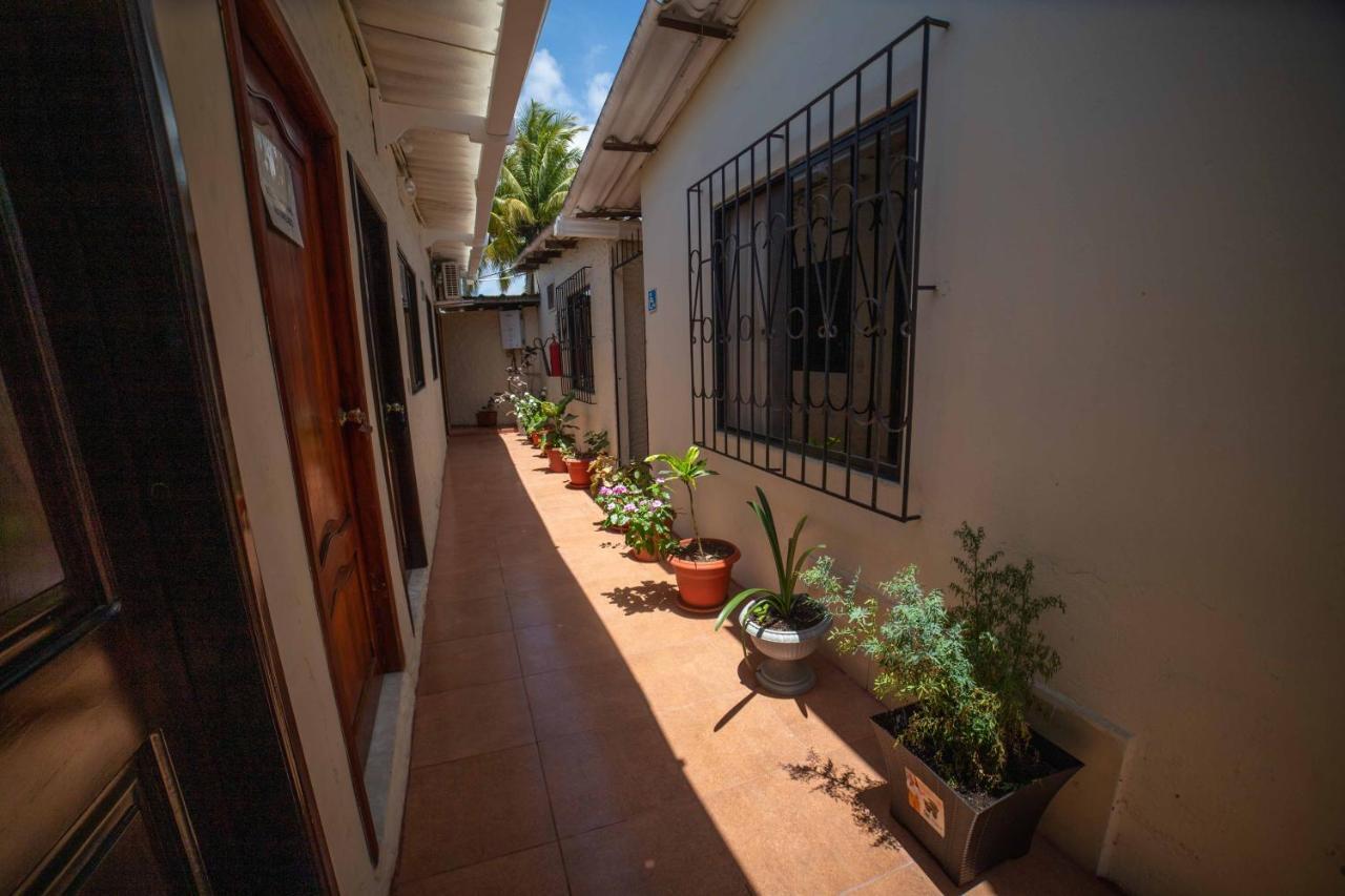 Hostal Gladismar Puerto Villamil Exterior foto
