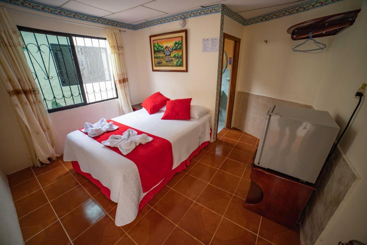 Hostal Gladismar Puerto Villamil Exterior foto
